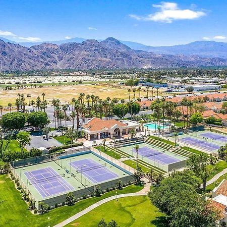 Desert Breezes Resort Palm Desert Buitenkant foto